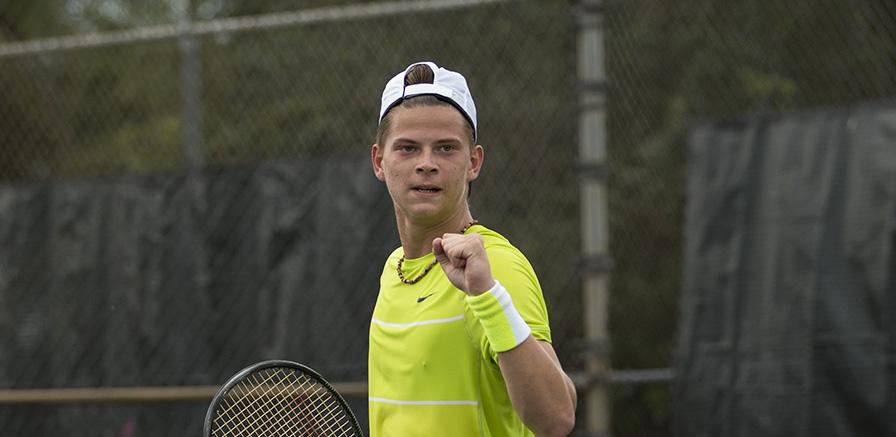 Calin Manda ajunge in runda a treia la Metropolia Orange Bowl
