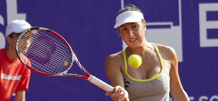 Trei românce joacă în sferturi