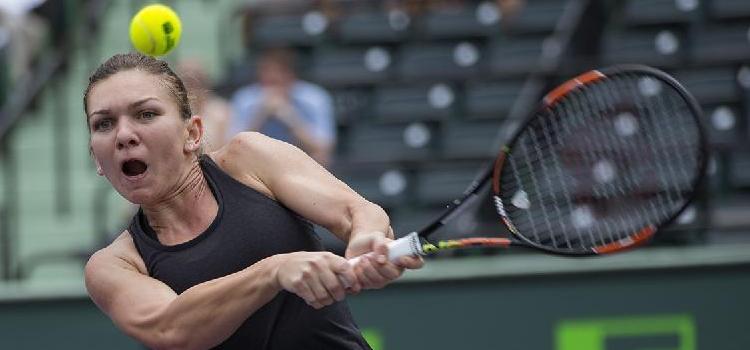 Halep joacă la miezul nopţii