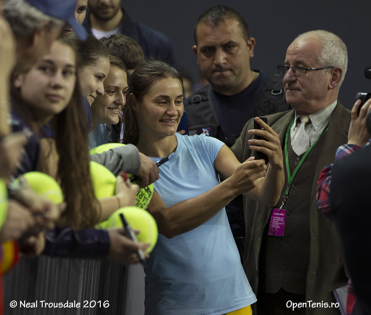 Antrenamentele echipei României înainte de prima întâlnire cu Germania (Fed Cup)