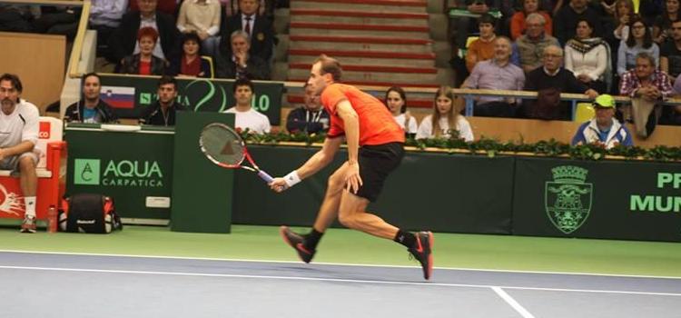 Copil şi Ungur joacă în turul 2