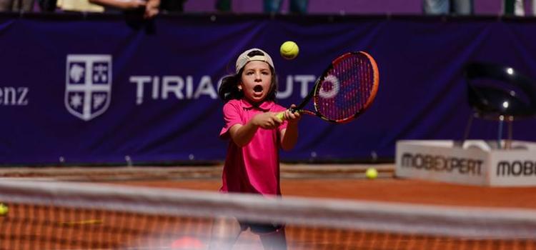 Sute de copii au jucat tenis cu Dulgheru şi Ruse