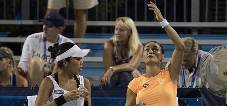 Imagini de la meciul perechii Niculescu, King, în primul tur la Cincinnati (1)