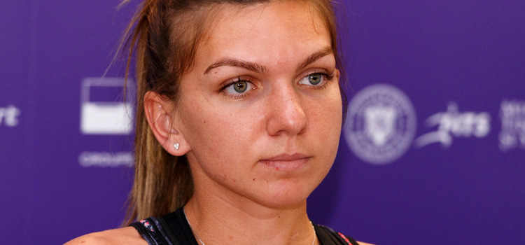 Halep e dispusă să joace şi accidentată