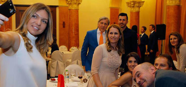 Halep joacă primul meci