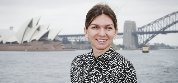 Halep va juca trei luni fără antrenor