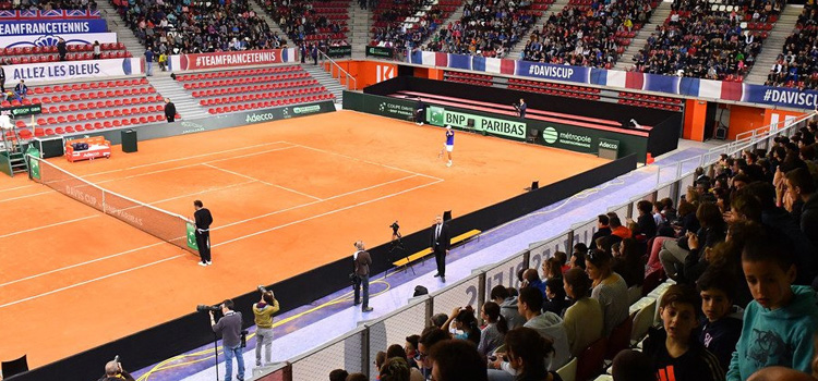 Cu Franţa, la Rouen, pe zgură